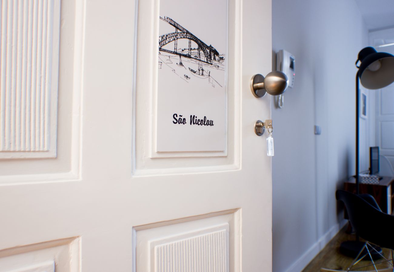 Estúdio em Porto - São Nicolau - Studio wtih balcony and garden view