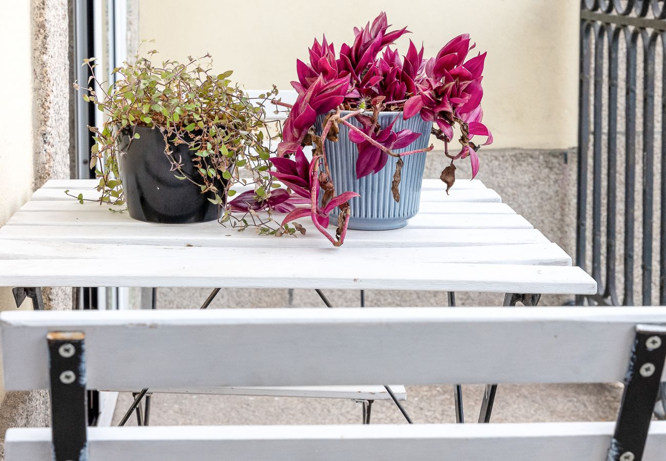 Estúdio em Porto - São Nicolau - Studio wtih balcony and garden view