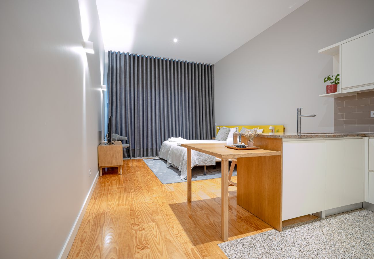 Estúdio em Porto - Santa Catarina Studio - with garden view