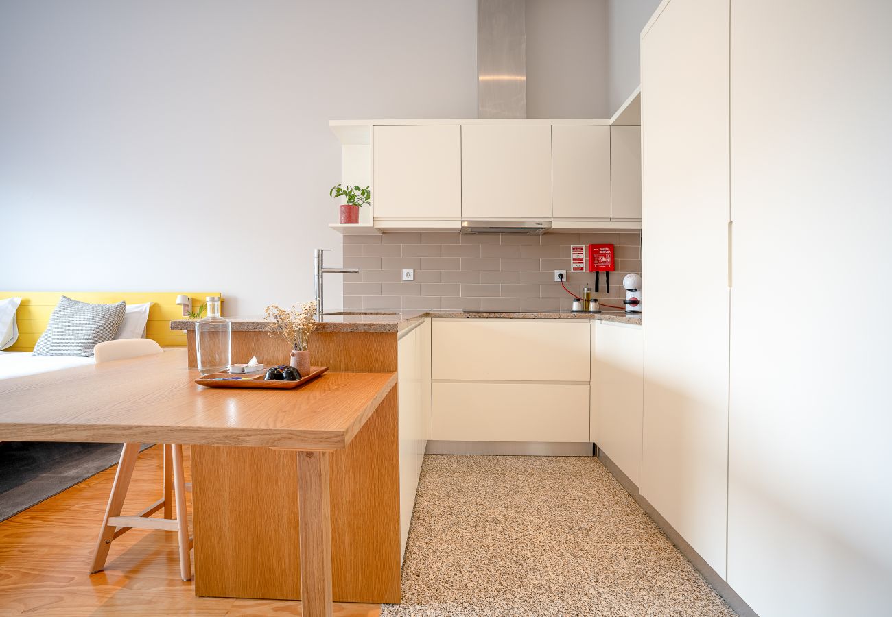 Estúdio em Porto - Santa Catarina Studio - with garden view